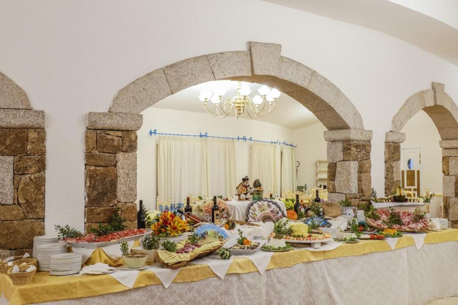 ホテル Nicolaus Club Li Cucutti Agrustos エクステリア 写真
